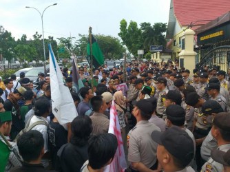  Gelar Aksi Demo di Mapolda Riau, Ini Tuntutan HMI-MPO Pekanbaru